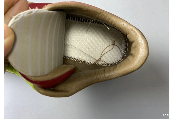 Red Low 311611-661 Laser Chartreuse 1-Piece Nike Dunk Varsity 0225